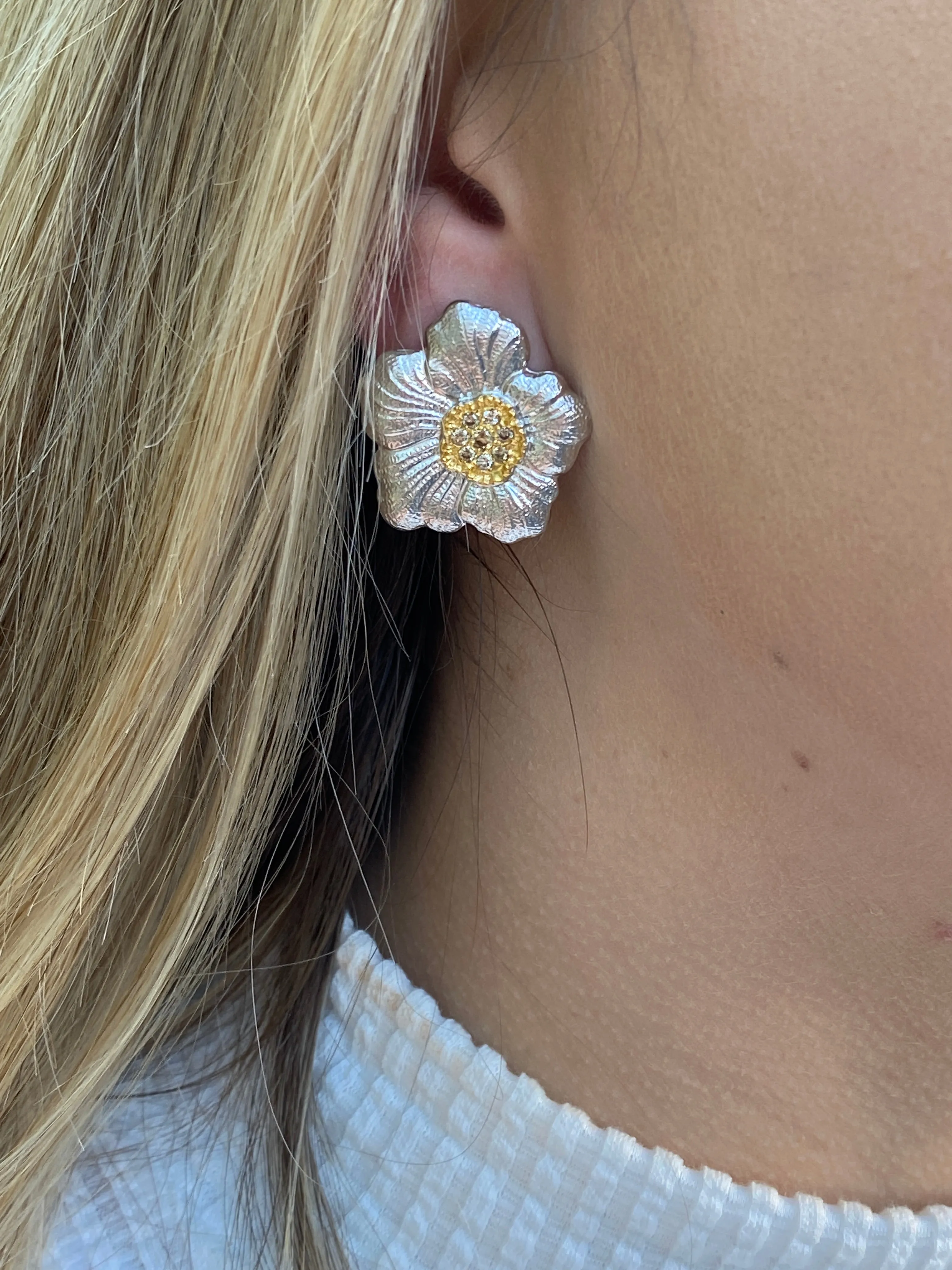 Buccellati - Blossoms Gardenia - Button Earrings with Brown Diamonds, Sterling Silver with Gold Accents