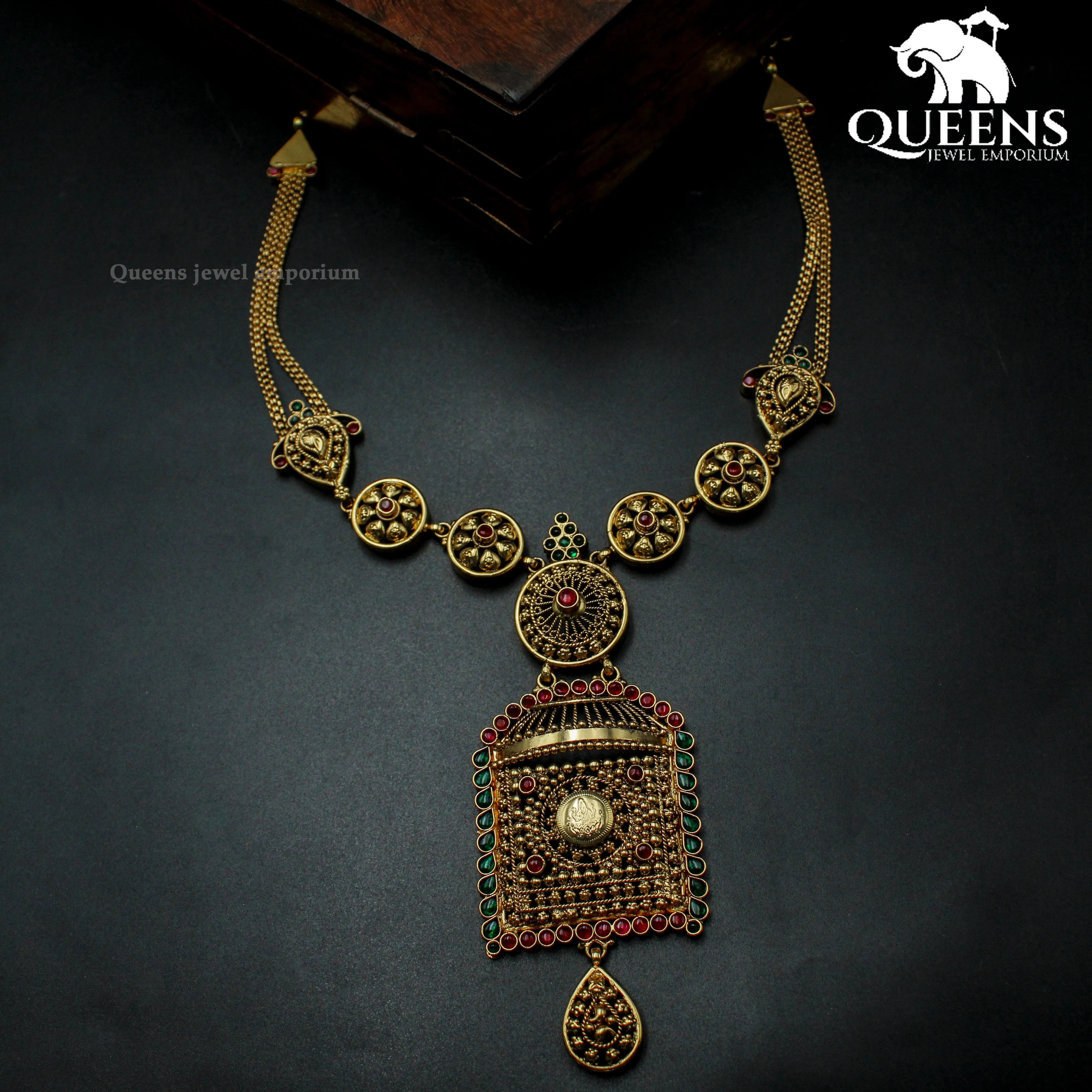 KIRUBA NECKLACE