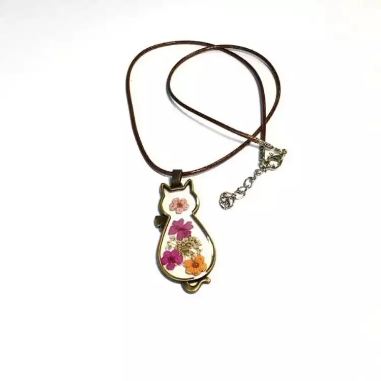 Pressed Flower Cat Necklace in Acrylic and Real Flowers